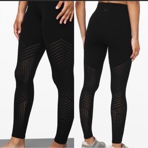 Lululemon Reveal Tight Mesh Stripes Sz 6 BLK